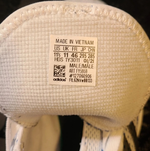 Adidas - Picture 7 of 9